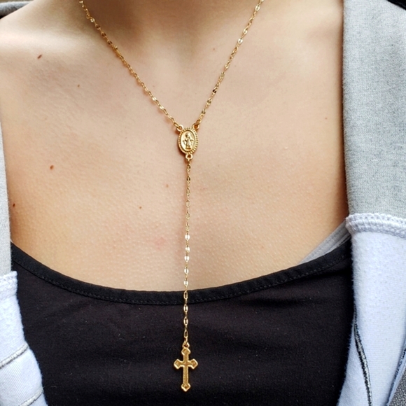 glamhippie Jewelry - NWT Beautiful Rosary Necklace 😍